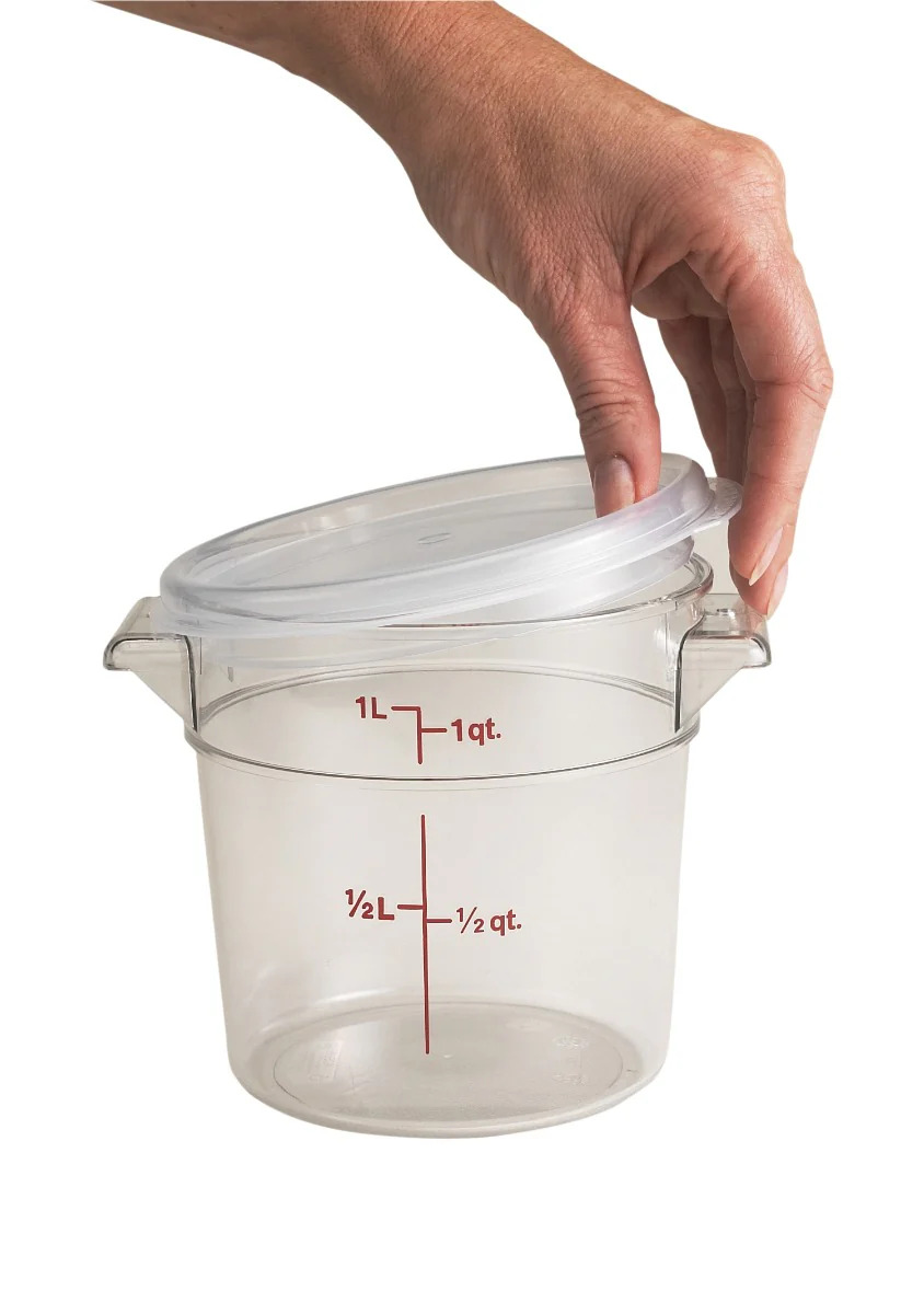 Cambro RFS1SCPP190 Camwear Round Food Storage Container Seal Cover - fits 1 qt. - Translucent - Image 6