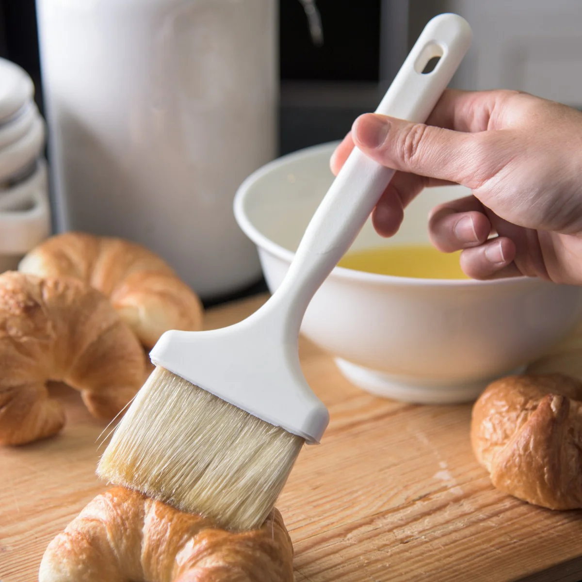 Carlisle 4037900 Sparta Meteor Flat Pastry / Basting Brush with 3"W Boar Bristles & Plastic Handle with Hook - White - Image 9
