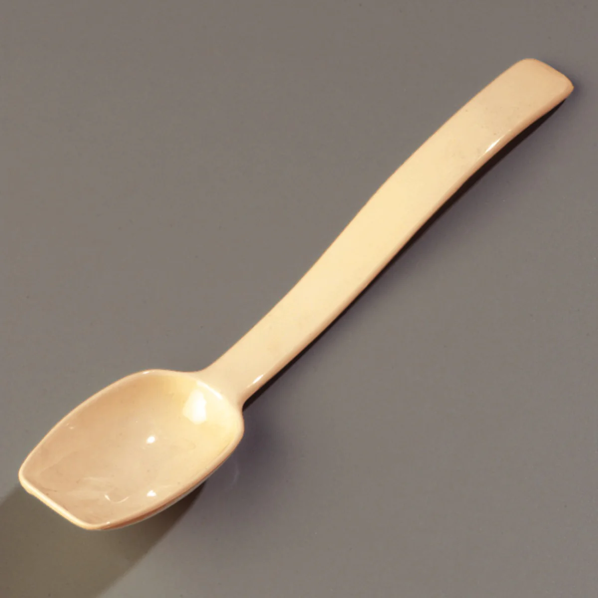 Carlisle 446006 One-Piece Plastic Solid Salad/Buffet Serving Spoon with Notched handle 9" - 1/2 oz. - Beige - Image 5