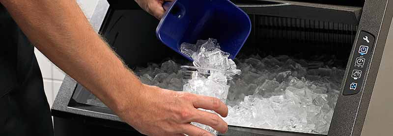 Manitowoc URF0310A NEO Air Cooled Undercounter Cube Ice Machine with 100 lb. Bin 30" - 278 lb/24hrs - Image 6