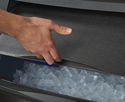 Manitowoc UYF0190A NEO Air Cooled Undercounter Cube Ice Machine with 90 lb. Bin 26" - 193 lb/24hrs - Image 4