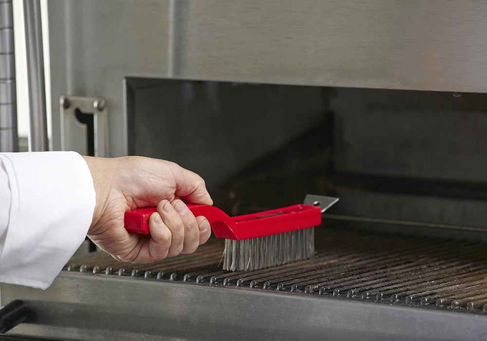 Chef Master 90044 Handheld Grill Brush with Scraper Blade & Plastic Handle 10-1/2" - Red - Image 3